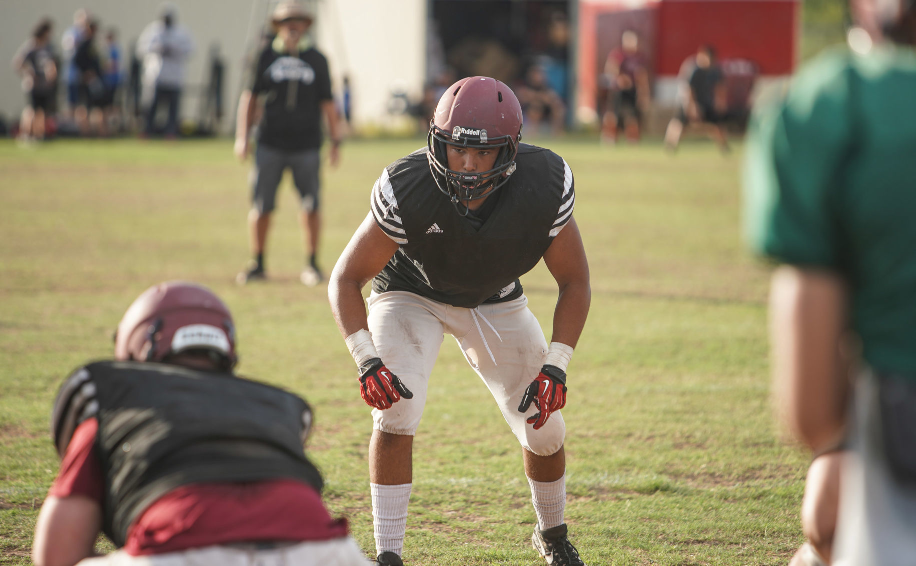 Walden Grove LB Rick Avelar reads the offense during a full tea (copy)